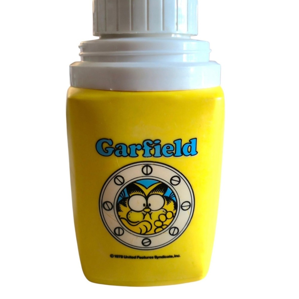 Vintage 1978 Garfield The Cat Thermos Aladdin Sailor Nautical Yellow Plastic